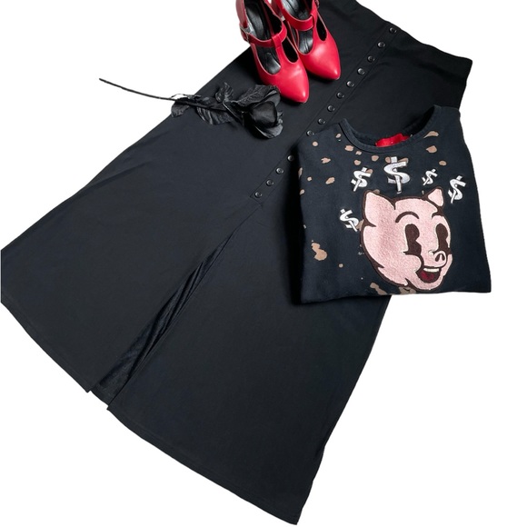 Vie + Riche Paris embroidered piggy head bleached pullover sweater - Picture 3 of 10